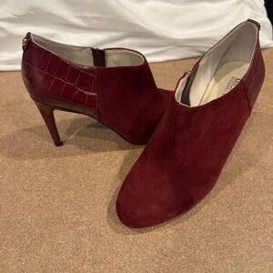 Micheal Kors - maroon/burgundy heels size 8 1/2